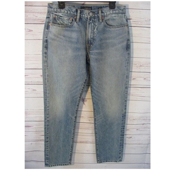 Lucky Brand Jeans Men's Size 32 x 32 Light Wash Boot Cut Mid-Rise Regular Fit - Picture 1 of 9